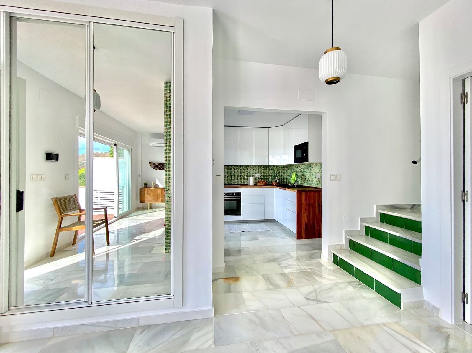 3 soverom Kjedet enebolig til leie i Almunecar med svømmebasseng garasje - € 1 590 (Ref: 7827299)