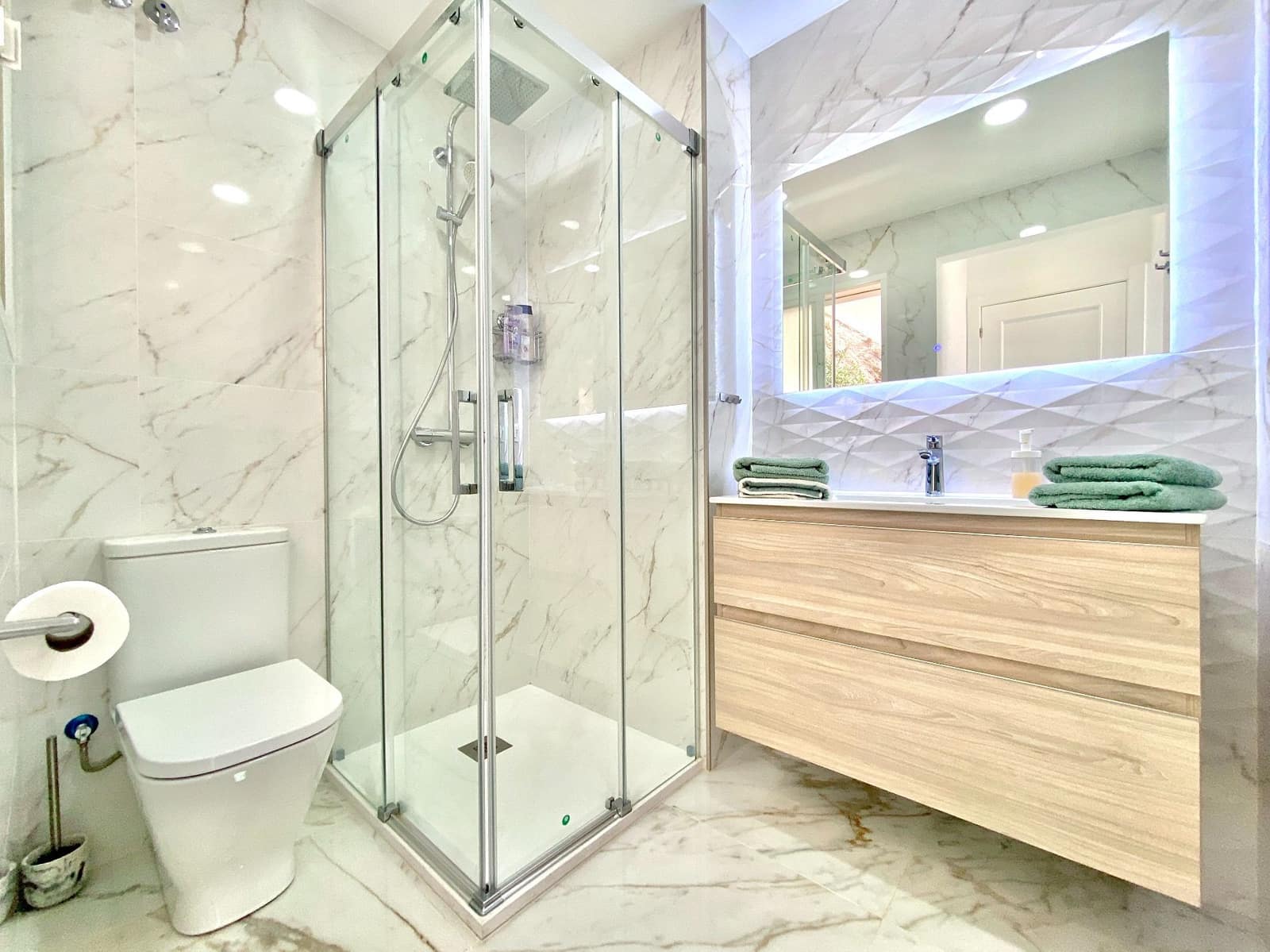 3 soverom Kjedet enebolig til leie i Almunecar med svømmebasseng garasje - € 1 590 (Ref: 7827299)