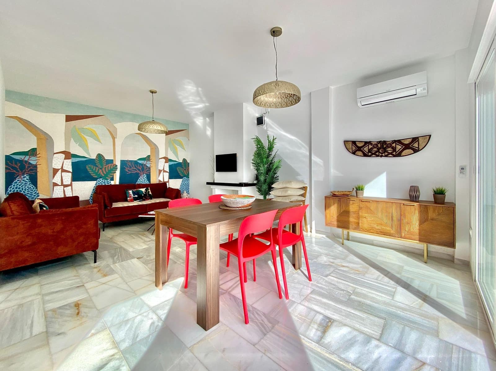 3 soverom Kjedet enebolig til leie i Almunecar med svømmebasseng garasje - € 1 590 (Ref: 7827299)