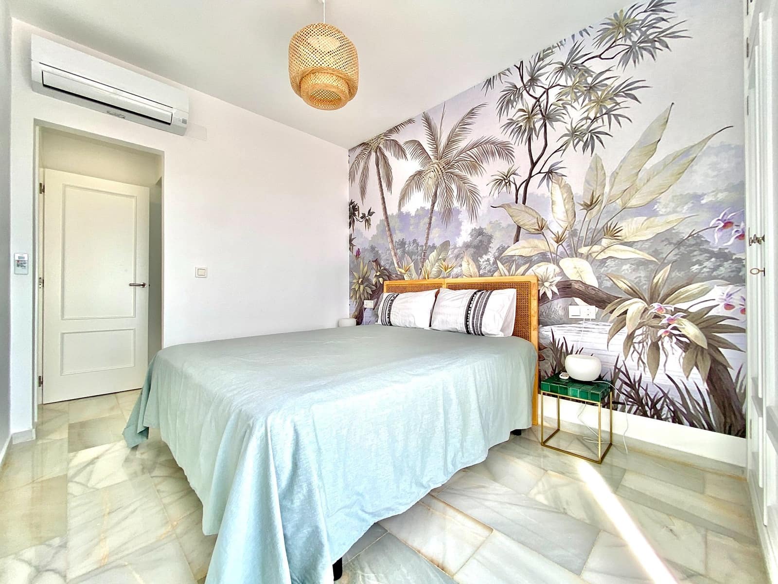 3 soverom Kjedet enebolig til leie i Almunecar med svømmebasseng garasje - € 1 590 (Ref: 7827299)