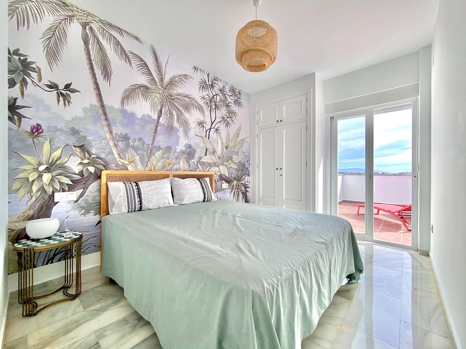 3 soverom Kjedet enebolig til leie i Almunecar med svømmebasseng garasje - € 1 590 (Ref: 7827299)