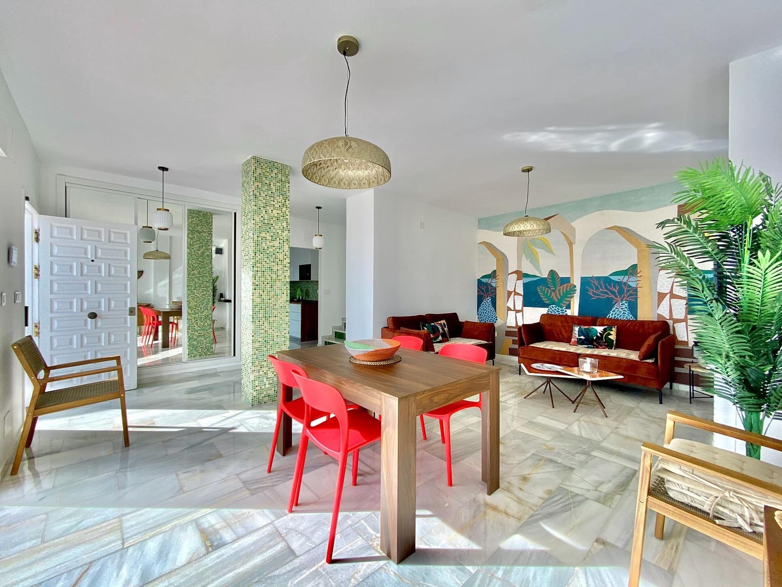 3 soverom Kjedet enebolig til leie i Almunecar med svømmebasseng garasje - € 1 590 (Ref: 7827299)