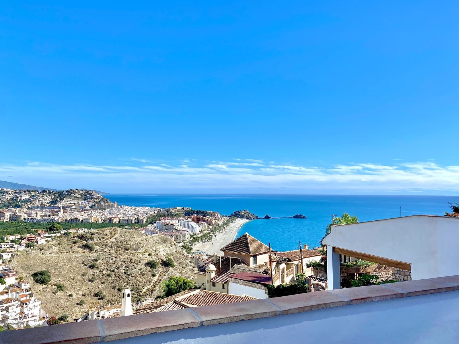 3 soverom Kjedet enebolig til leie i Almunecar med svømmebasseng garasje - € 1 590 (Ref: 7827299)