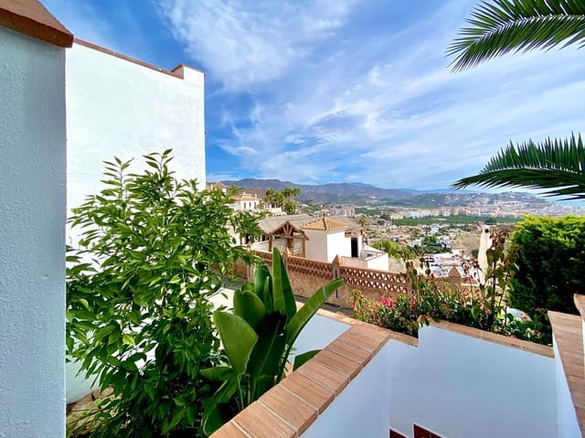 3 sovrum Semi-fristående Villa att hyra i Almuñécar med pool garage - 1 590 € (Ref: 7827299)