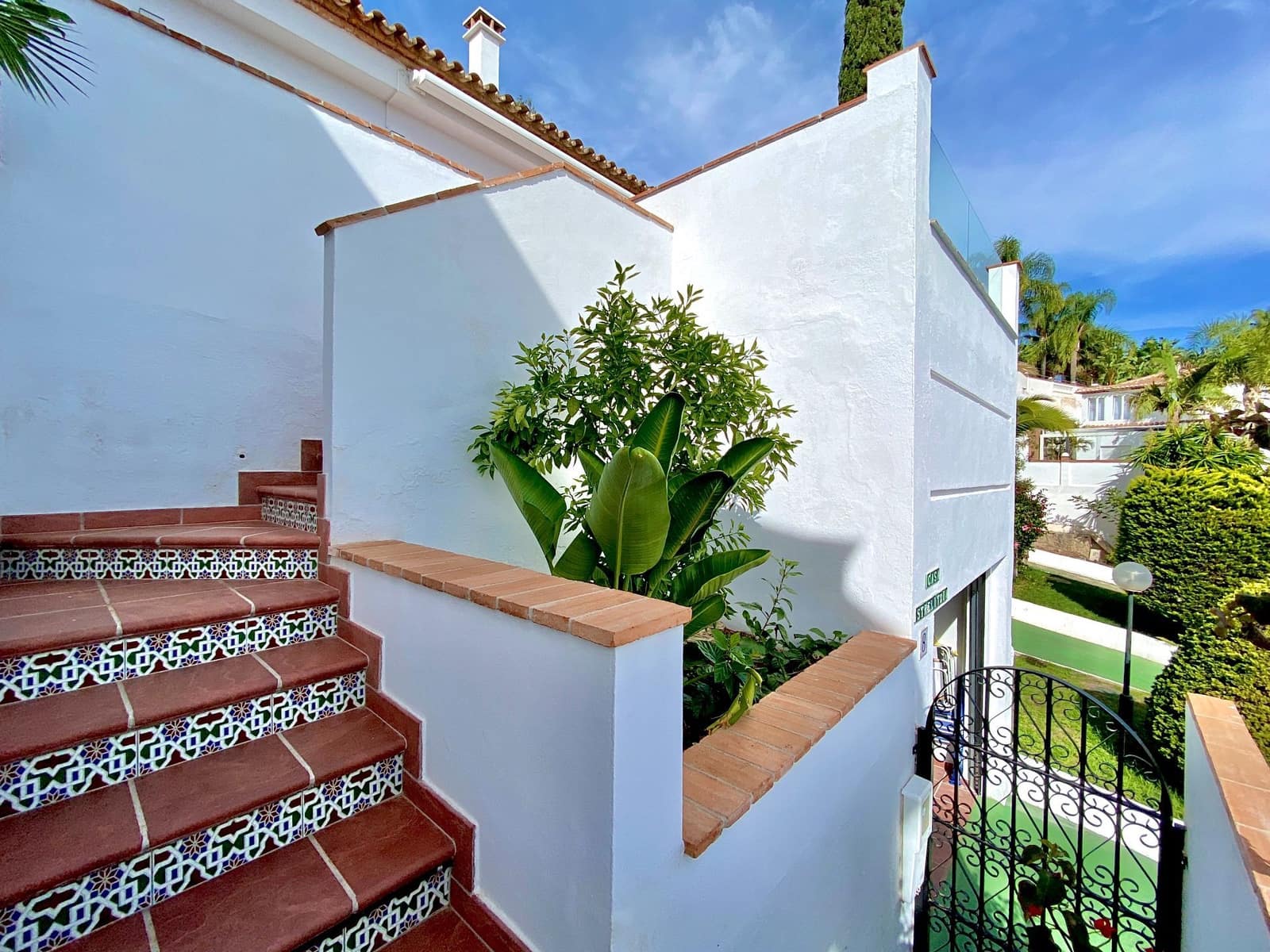 3 soverom Kjedet enebolig til leie i Almunecar med svømmebasseng garasje - € 1 590 (Ref: 7827299)