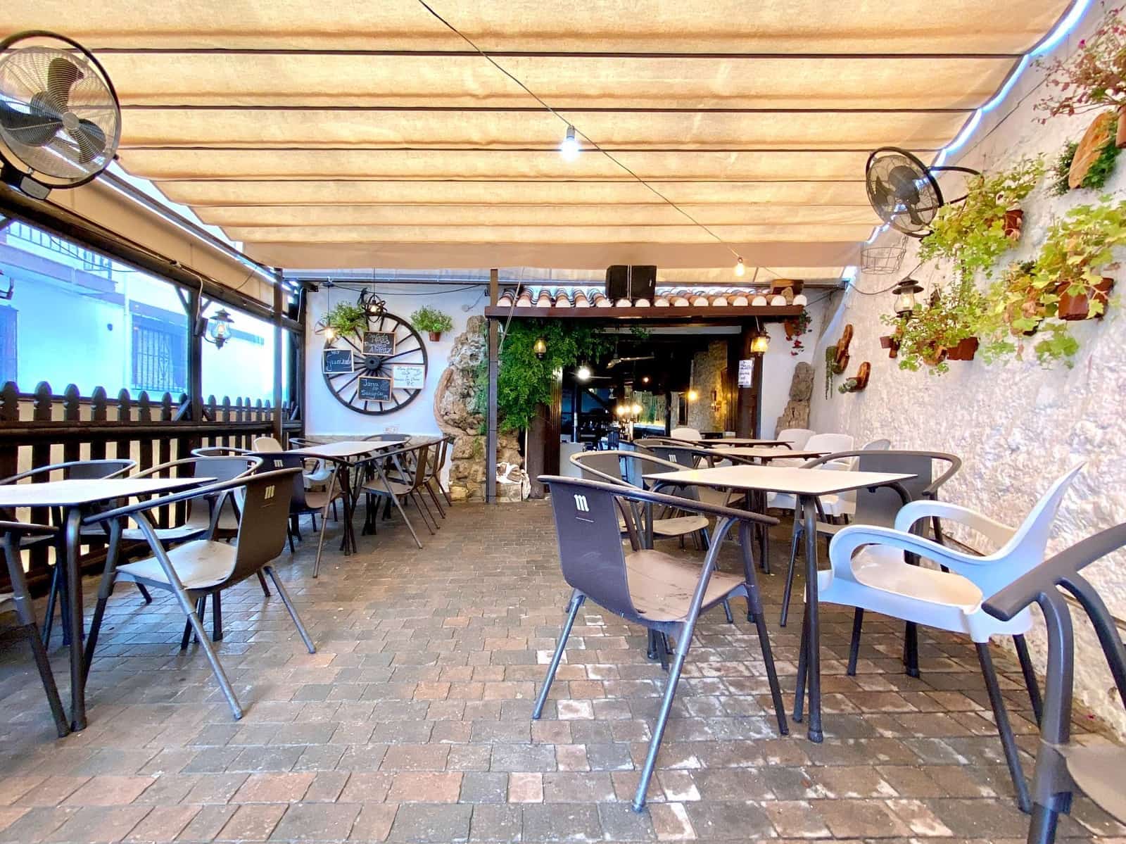 2 soveværelse Erhverv til salg i Otivar - € 295.000 (Ref: 8616698)