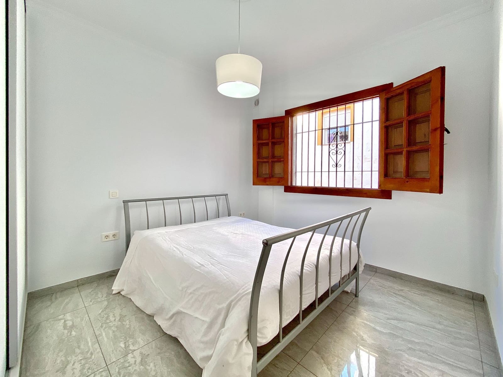 3 slaapkamer Halfvrijstaande villa te koop in Salobrena met garage - € 295.000 (Ref: 8696245)