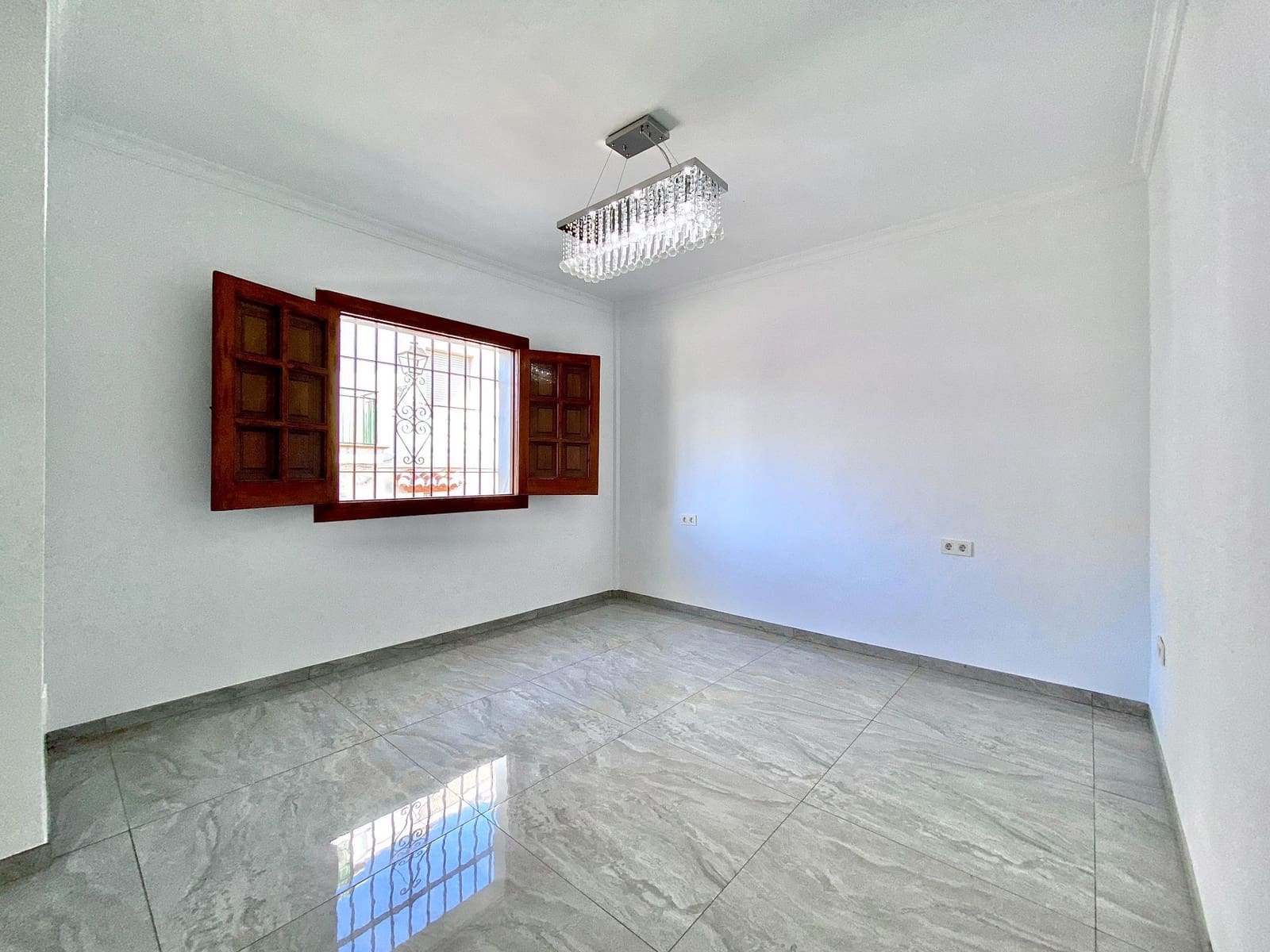 3 slaapkamer Halfvrijstaande villa te koop in Salobrena met garage - € 295.000 (Ref: 8696245)