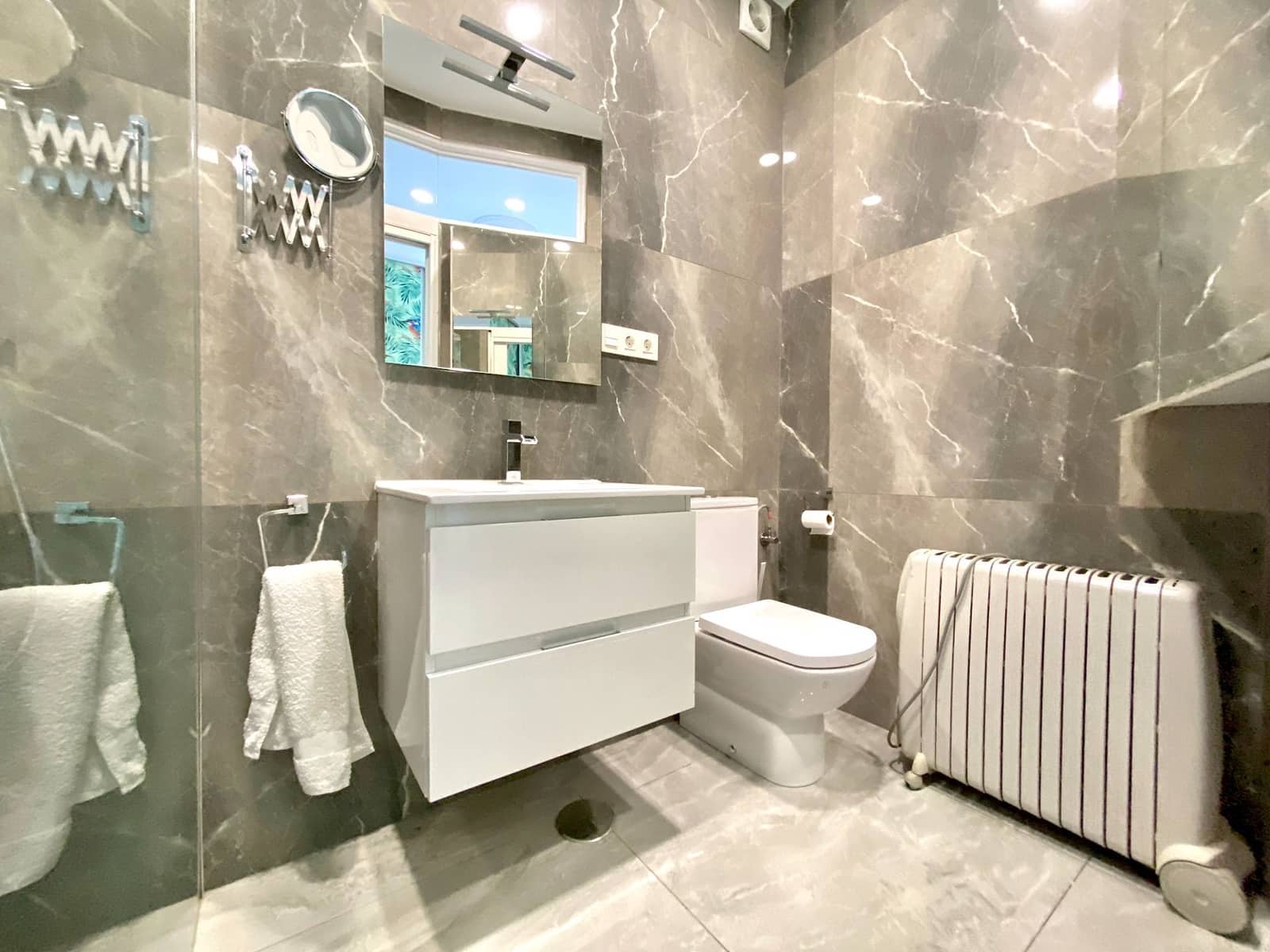 3 slaapkamer Halfvrijstaande villa te koop in Salobrena met garage - € 295.000 (Ref: 8696245)