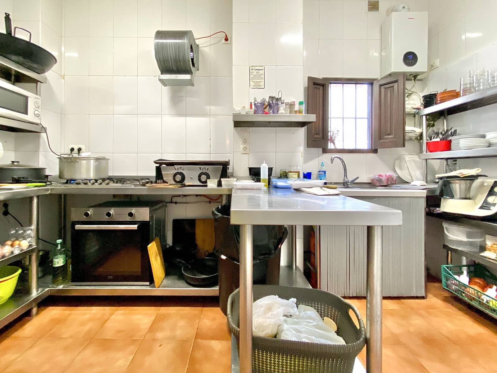 2 soveværelse Erhverv til leje i Otivar - € 1.000 (Ref: 8727459)