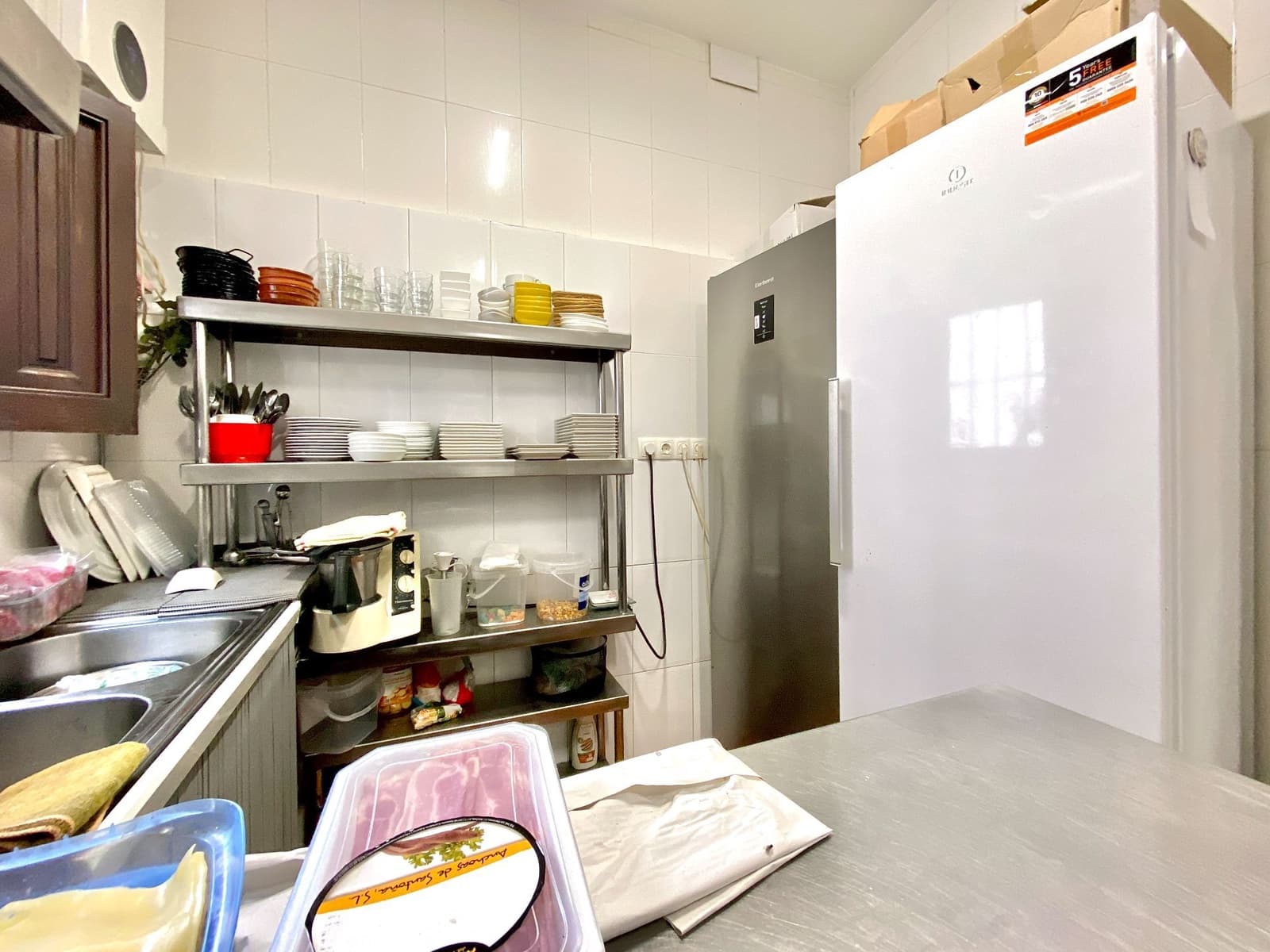 2 soveværelse Erhverv til leje i Otivar - € 1.000 (Ref: 8727459)