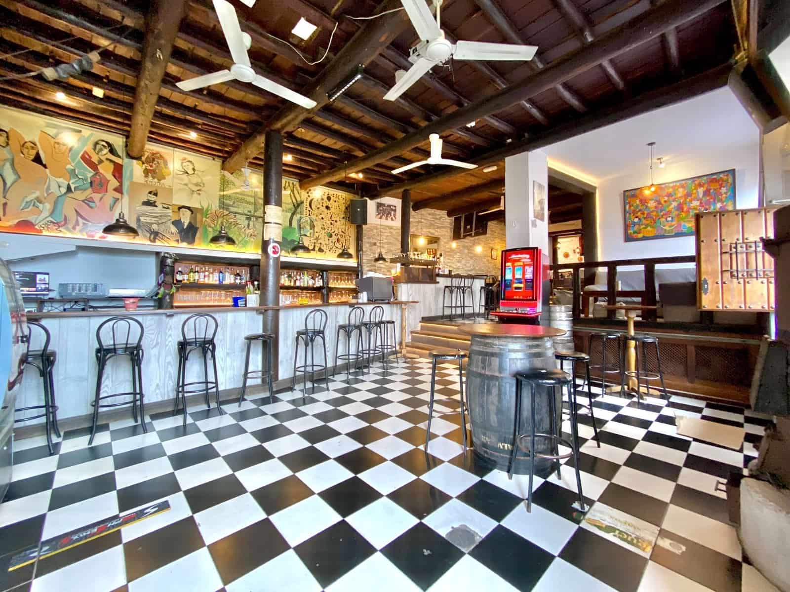 2 soveværelse Erhverv til leje i Otivar - € 1.000 (Ref: 8727459)