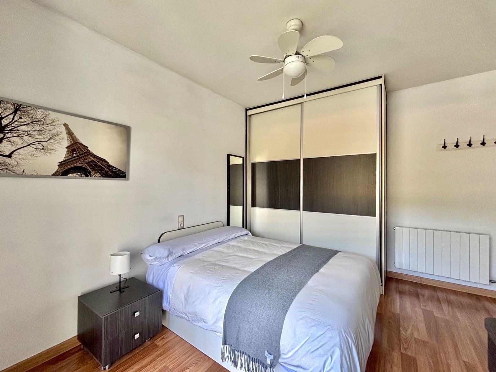 4 soveværelse Semi-Rækkehus til salg i Granada by med swimmingpool garage - € 396.000 (Ref: 8982102)