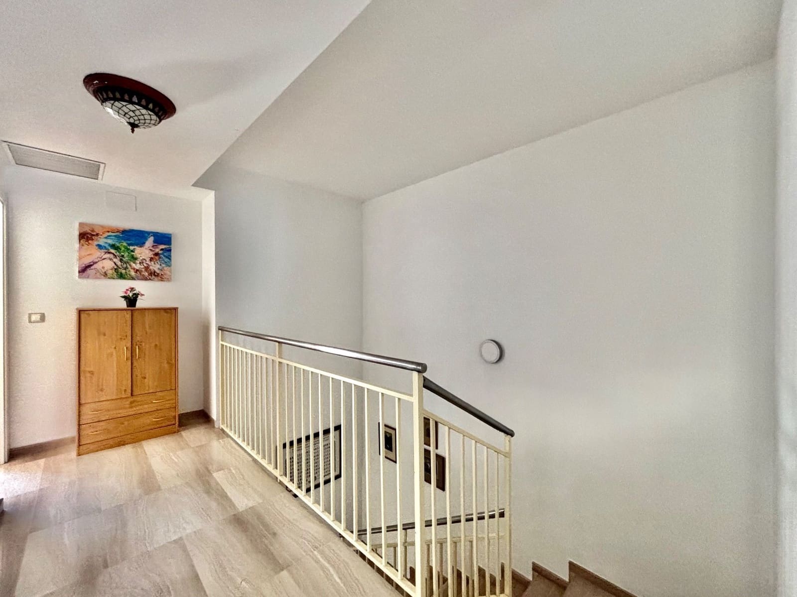 4 soveværelse Semi-Rækkehus til salg i Granada by med swimmingpool garage - € 396.000 (Ref: 8982102)