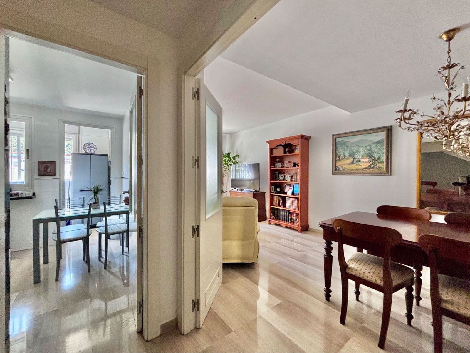 4 soveværelse Semi-Rækkehus til salg i Granada by med swimmingpool garage - € 396.000 (Ref: 8982102)