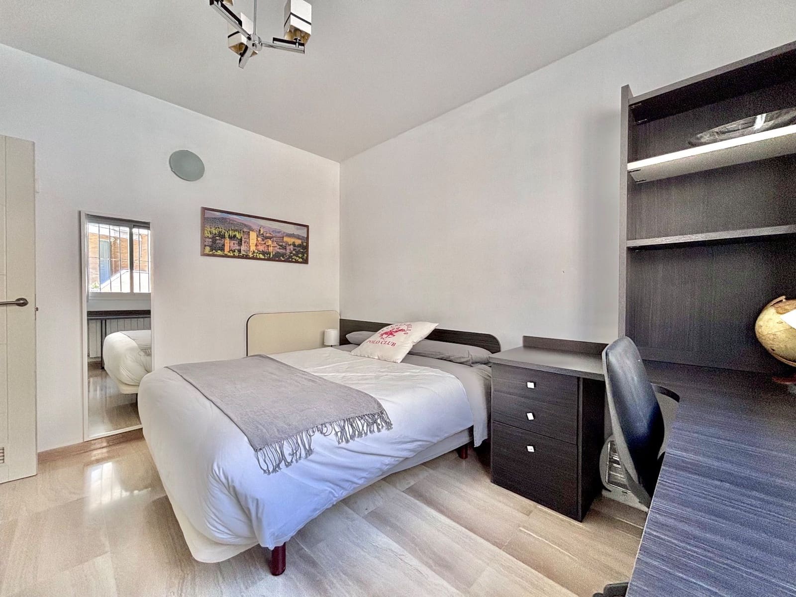 4 soveværelse Semi-Rækkehus til salg i Granada by med swimmingpool garage - € 396.000 (Ref: 8982102)