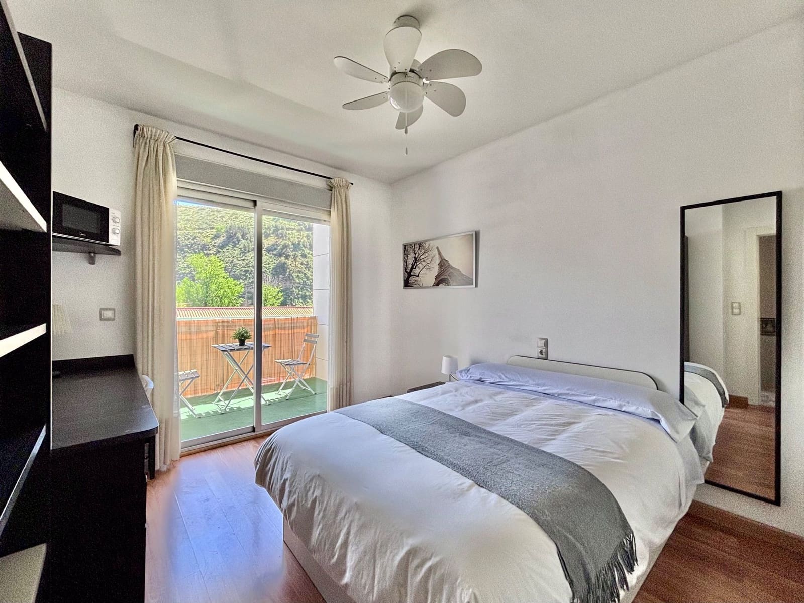 4 soveværelse Semi-Rækkehus til salg i Granada by med swimmingpool garage - € 396.000 (Ref: 8982102)