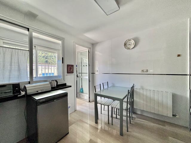 4 chambre Villa/Maison Semi-Mitoyenne à vendre à Carretera de la Sierra, Grenade ville avec piscine garage - 396 000 € (Ref: 8982102)