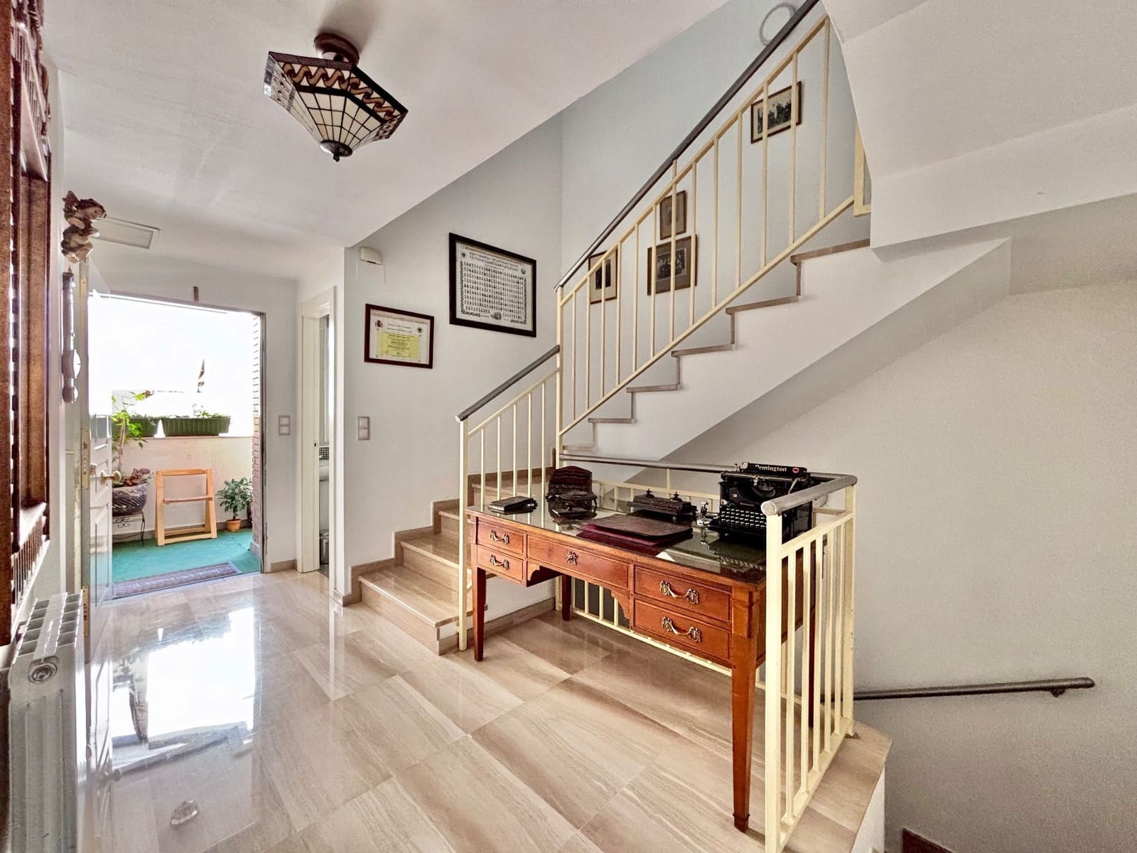 4 soveværelse Semi-Rækkehus til salg i Granada by med swimmingpool garage - € 396.000 (Ref: 8982102)