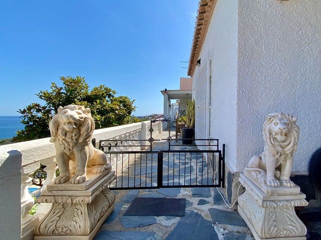 6 soveværelse Villa til salg i Almuñécar med swimmingpool garage - € 639.000 (Ref: 9074837)