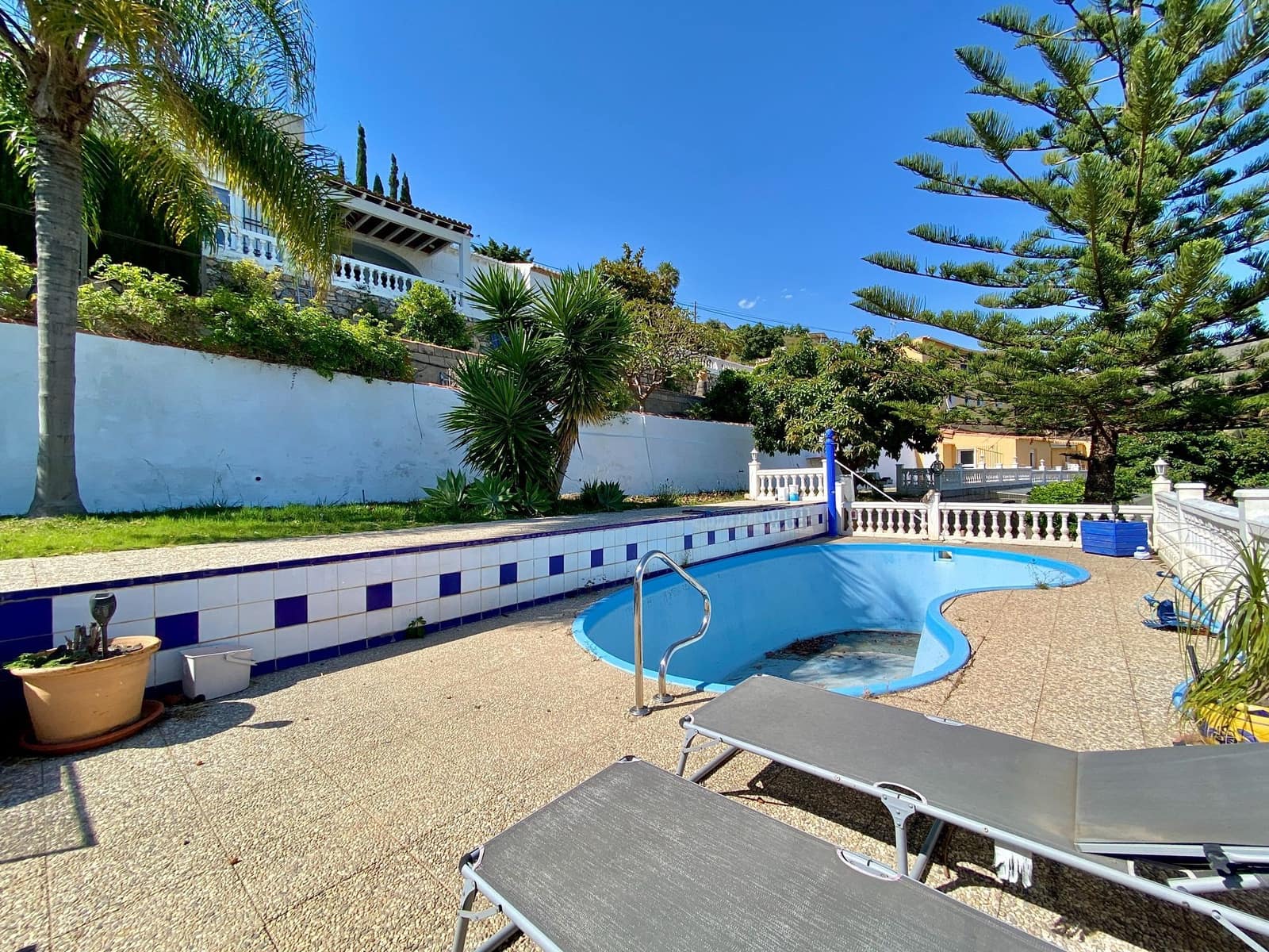 6 soveværelse Villa til salg i Almunecar med swimmingpool garage - € 639.000 (Ref: 9074837)