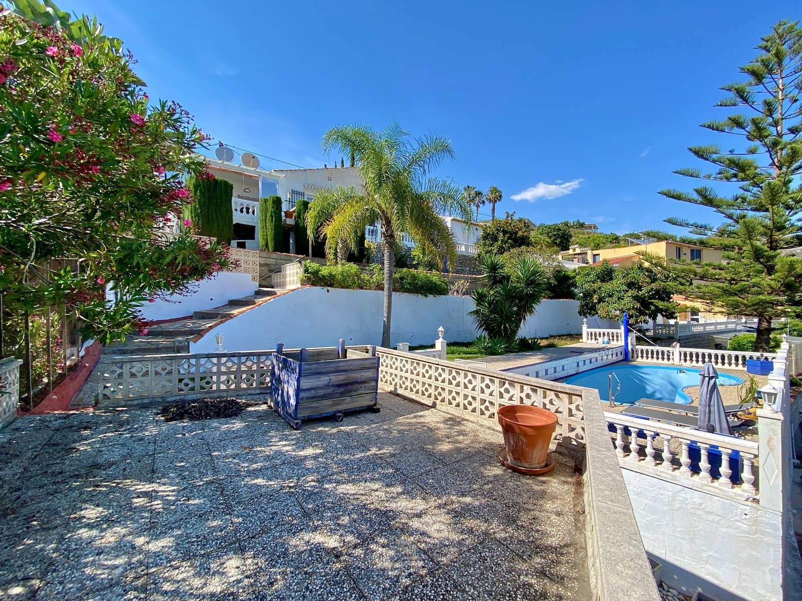 6 soveværelse Villa til salg i Almunecar med swimmingpool garage - € 639.000 (Ref: 9074837)