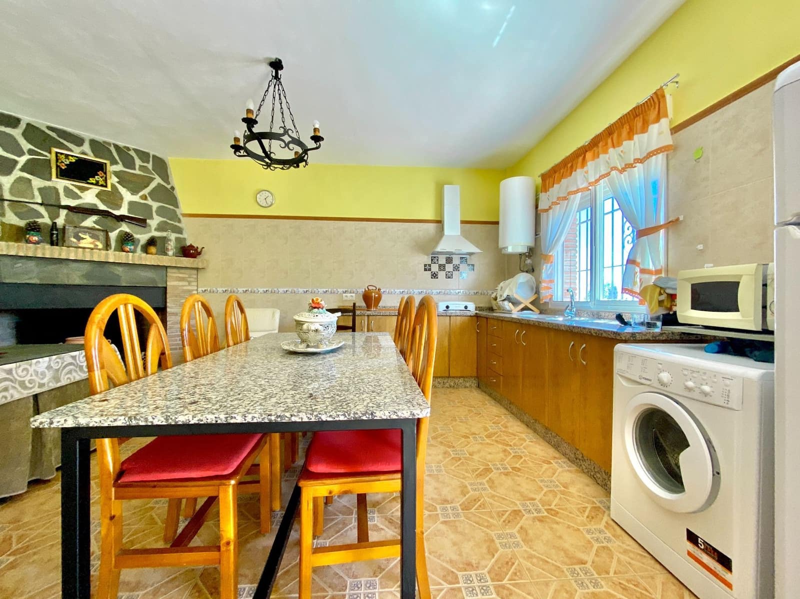 2 soveværelse Finca/Landehus til salg i Otivar med swimmingpool garage - € 214.000 (Ref: 9304868)