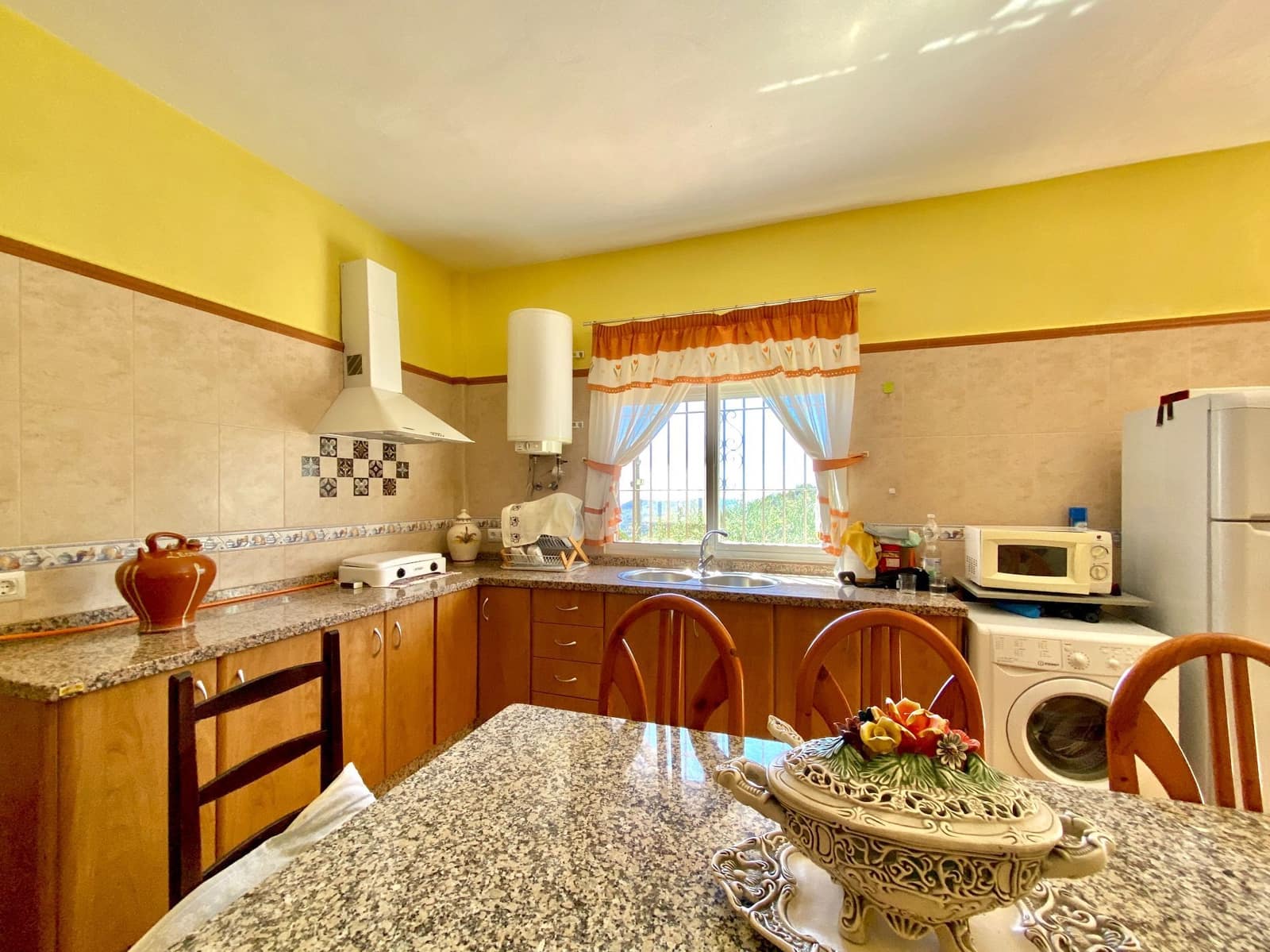 2 soveværelse Finca/Landehus til salg i Otivar med swimmingpool garage - € 214.000 (Ref: 9304868)