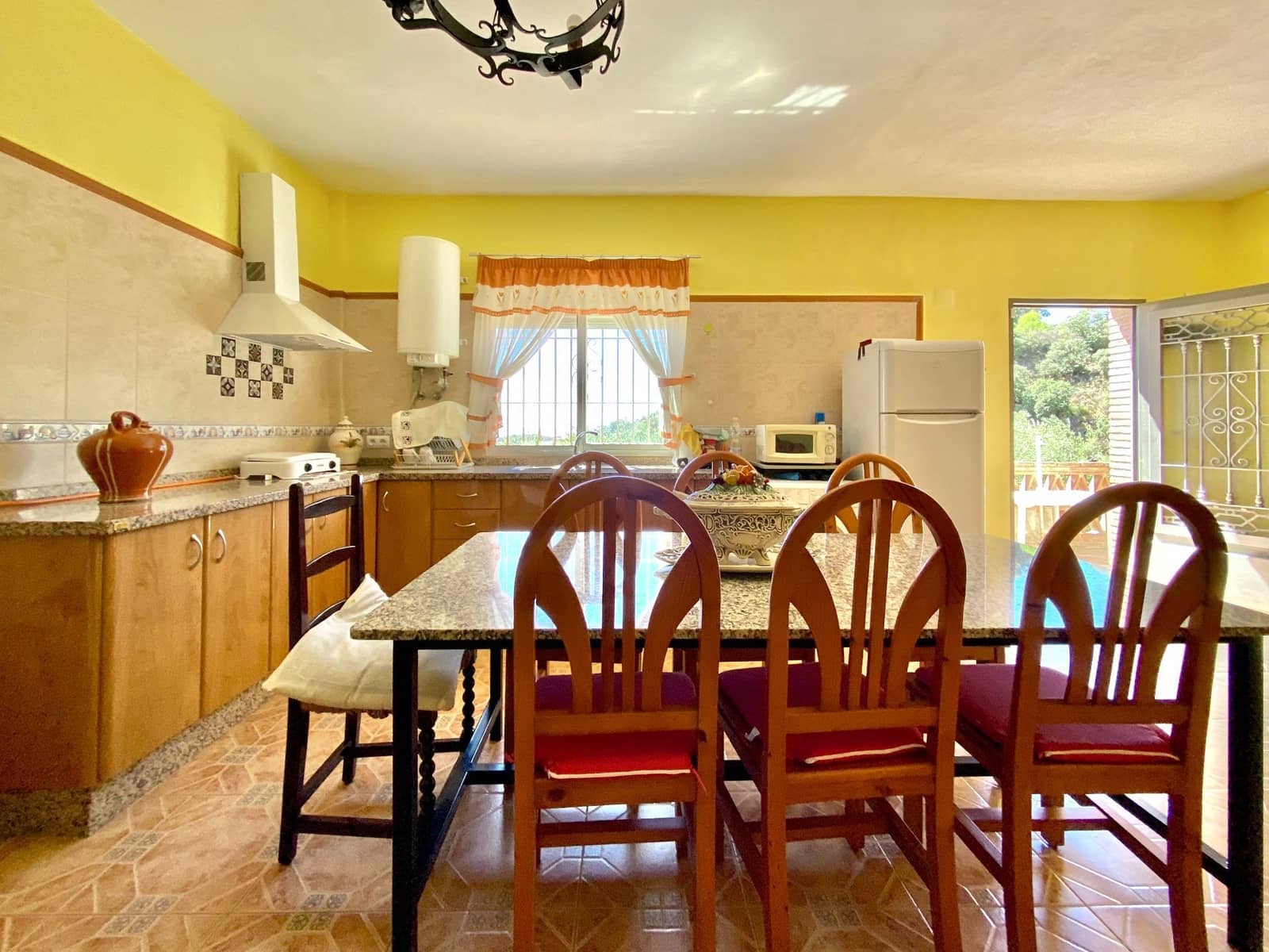 2 soveværelse Finca/Landehus til salg i Otivar med swimmingpool garage - € 214.000 (Ref: 9304868)