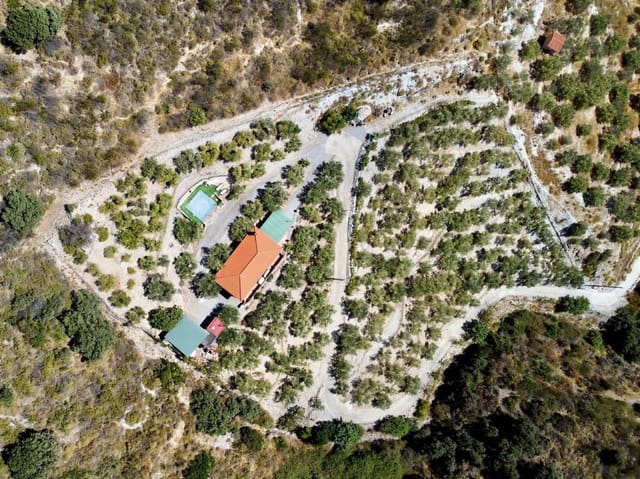 2 soveværelse Finca/Landehus til salg i Otívar med swimmingpool garage - € 214.000 (Ref: 9304868)