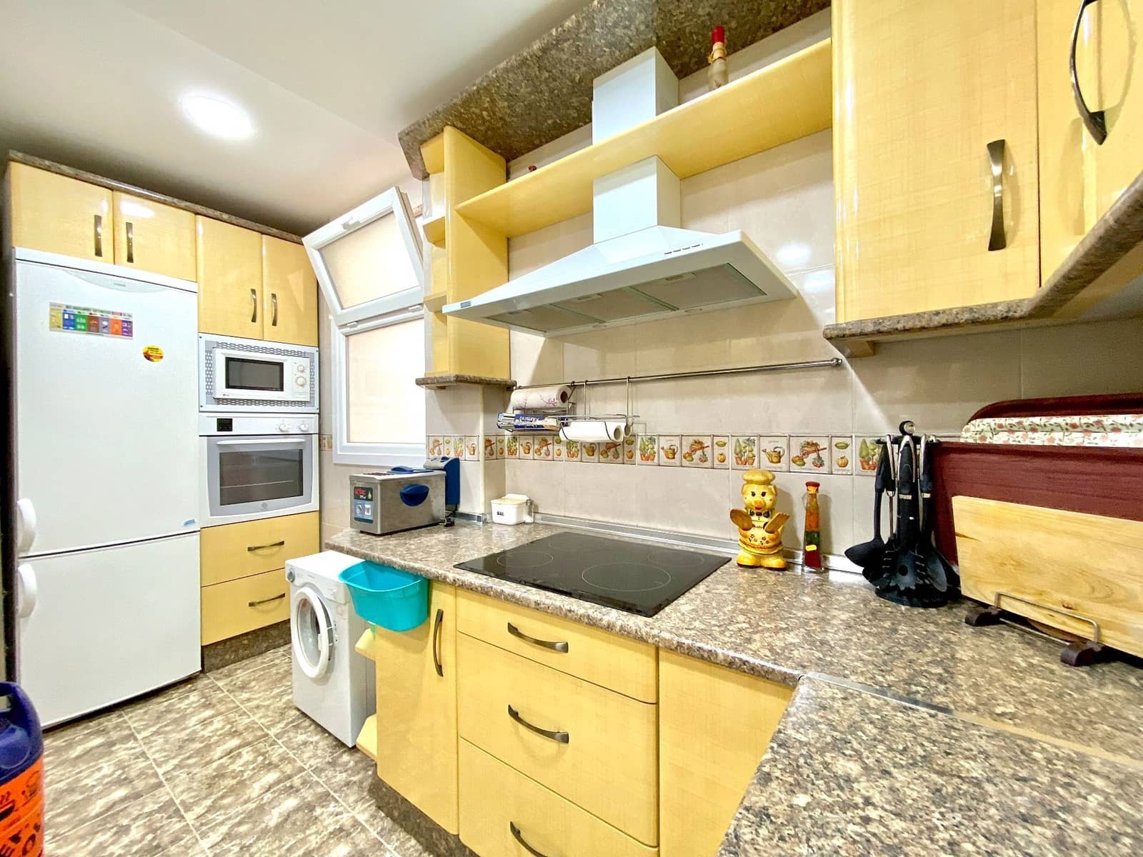 3 soveværelse Lejlighed til leje i Almunecar - € 1.300 (Ref: 9413566)