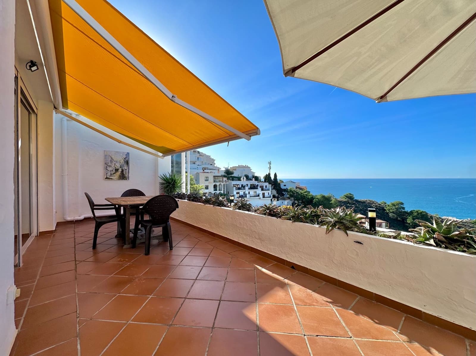 2 bedroom Semi-detached Villa for sale in Almunecar with pool garage - € 350,000 (Ref: 9488164)