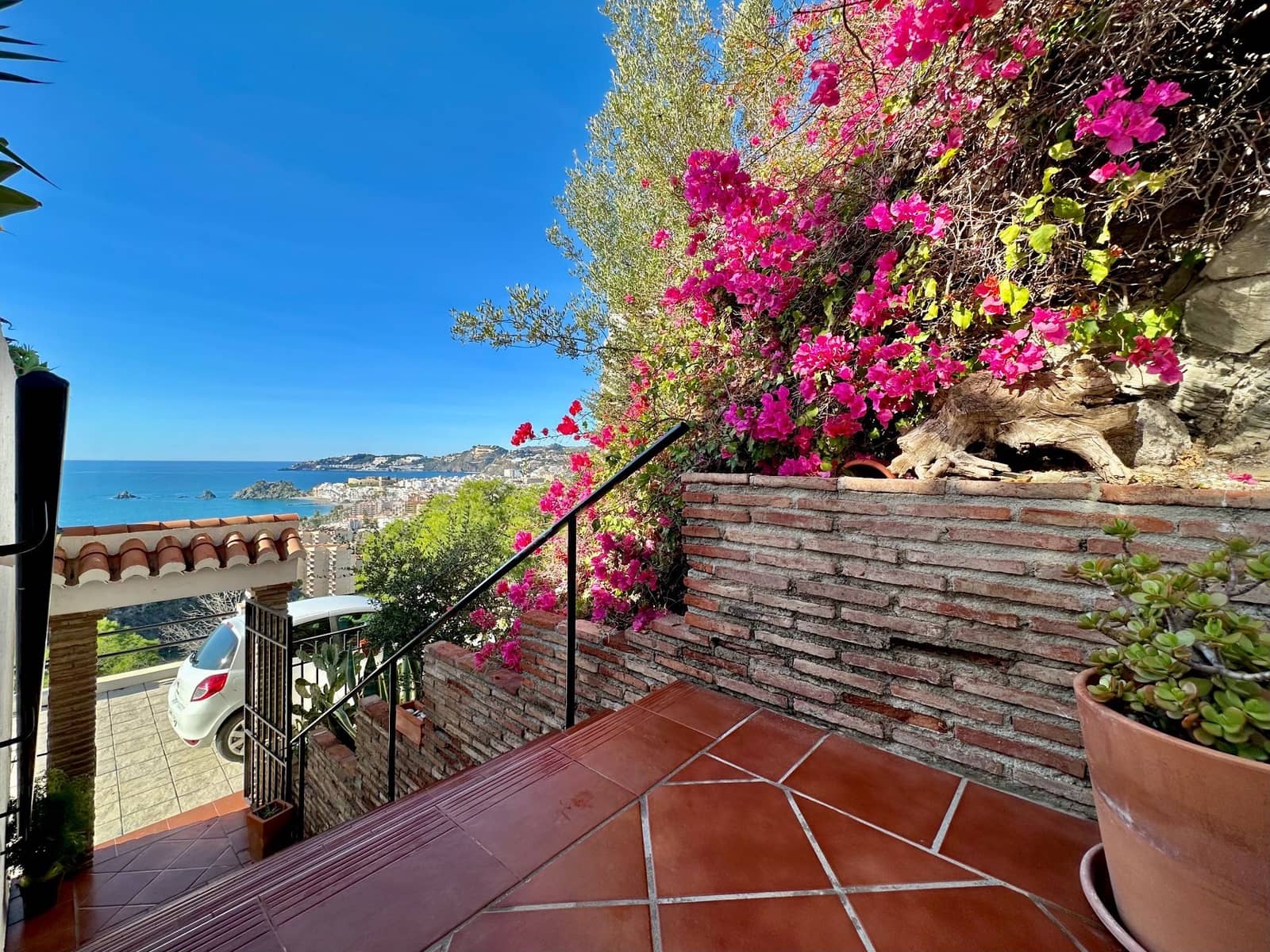 2 bedroom Semi-detached Villa for sale in Almunecar with pool garage - € 350,000 (Ref: 9488164)