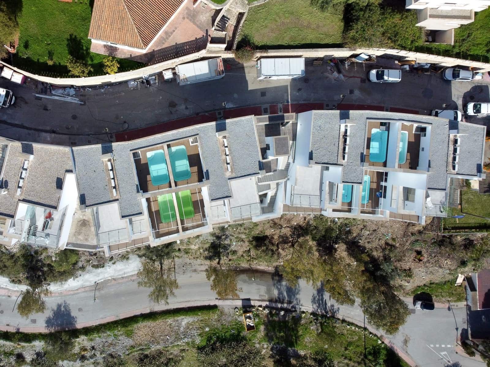 3 soverom Kjedet enebolig til salgs i Almunecar med svømmebasseng garasje - € 238 000 (Ref: 9529399)