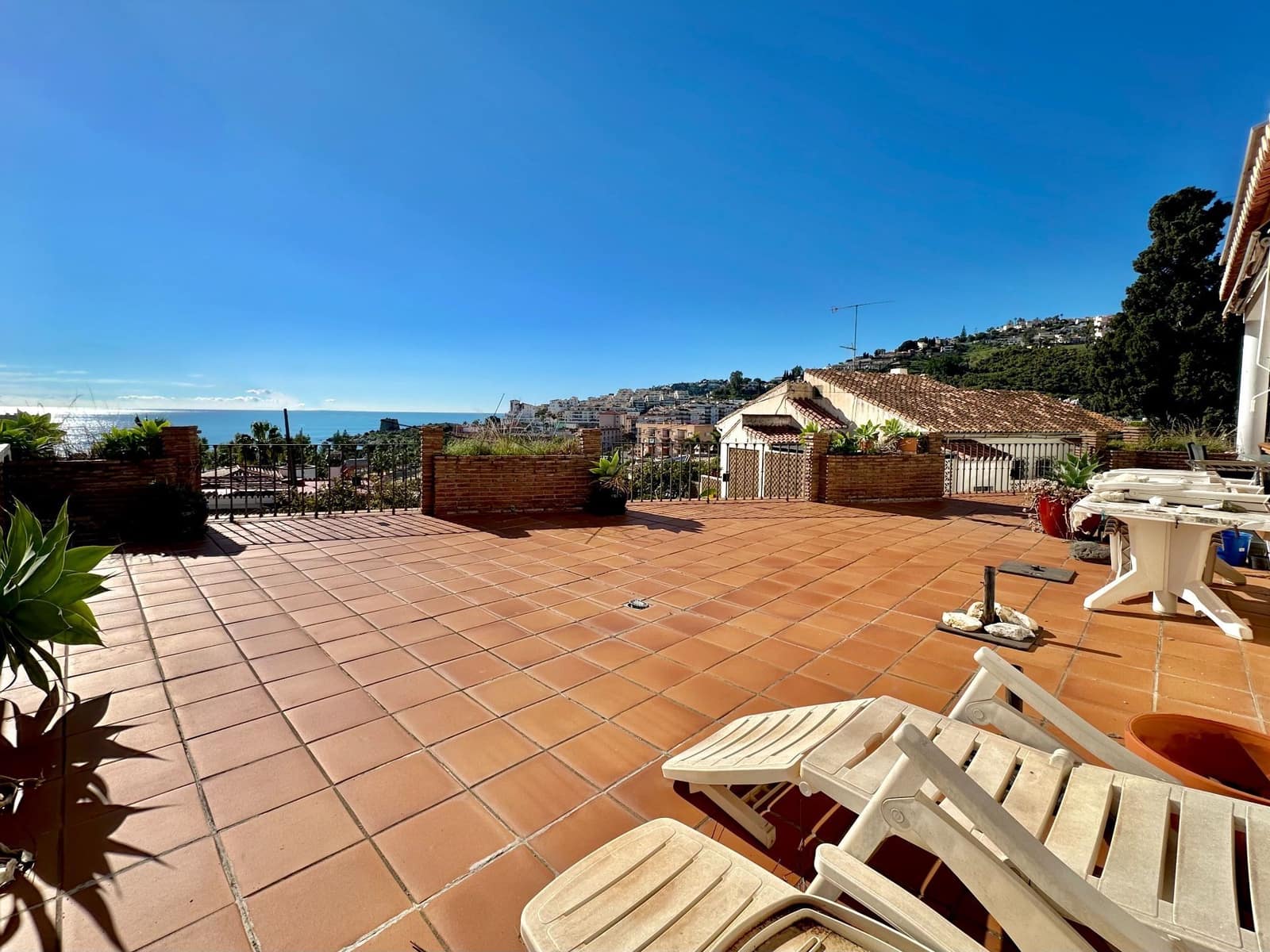 4 makuuhuone Huvila myytävänä paikassa Taramay mukana 
autotalli - 599 000 € (Ref: 9536632)