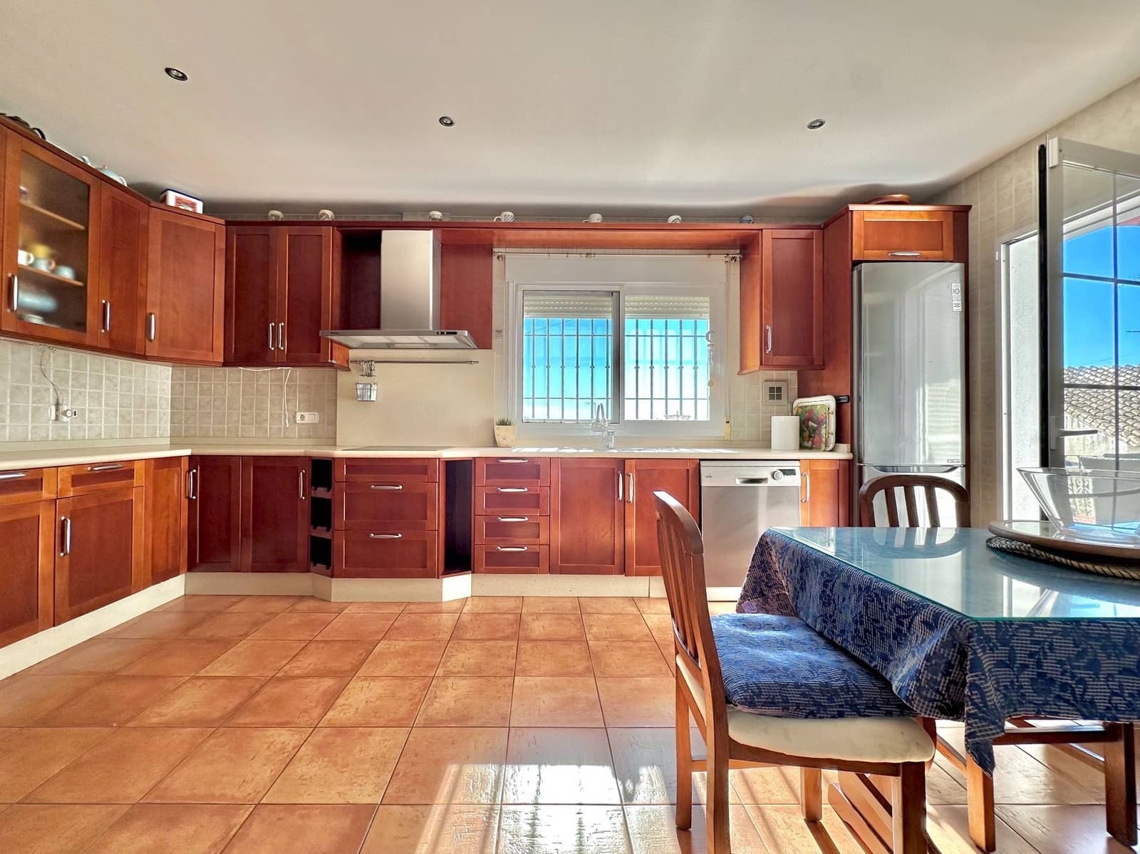 4 makuuhuone Huvila myytävänä paikassa Taramay mukana 
autotalli - 599 000 € (Ref: 9536632)