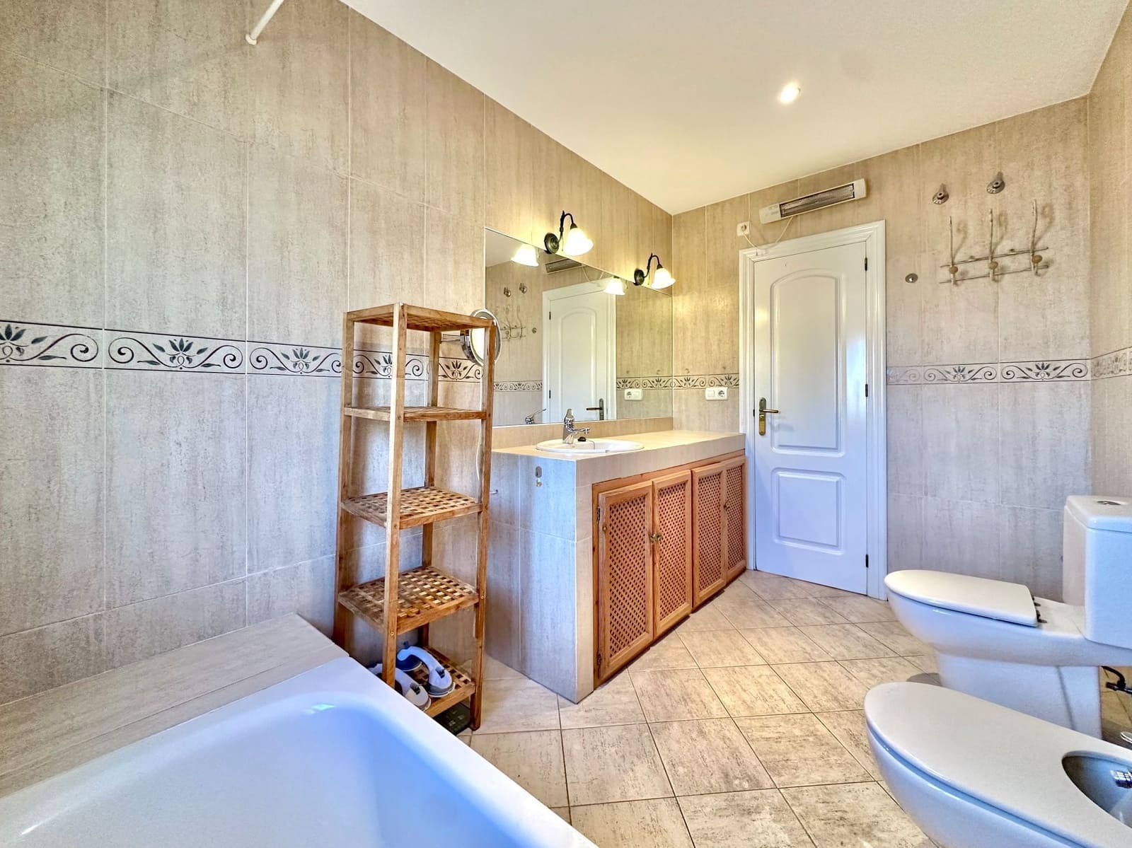 4 makuuhuone Huvila myytävänä paikassa Taramay mukana 
autotalli - 599 000 € (Ref: 9536632)