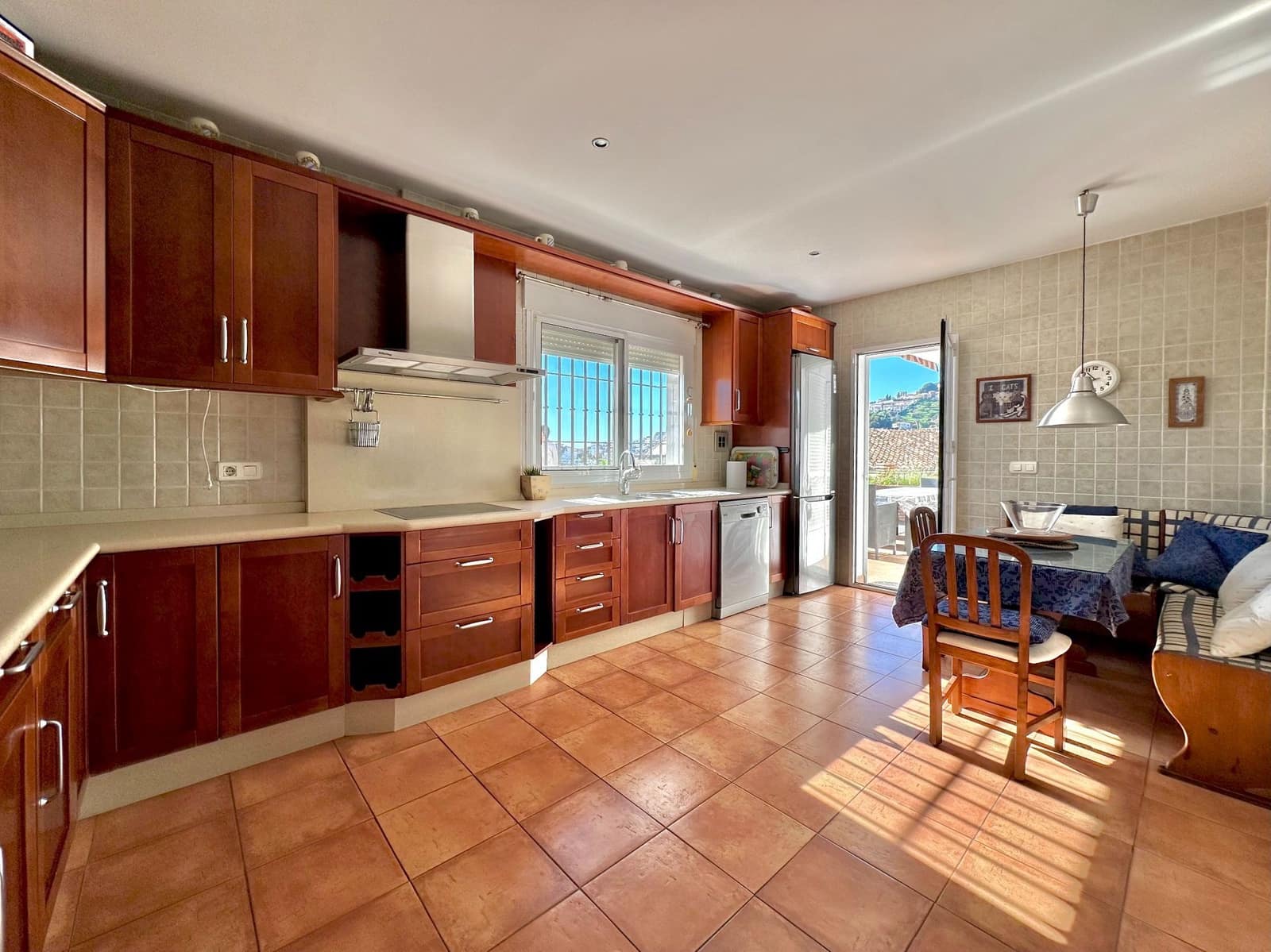 4 makuuhuone Huvila myytävänä paikassa Taramay mukana 
autotalli - 599 000 € (Ref: 9536632)