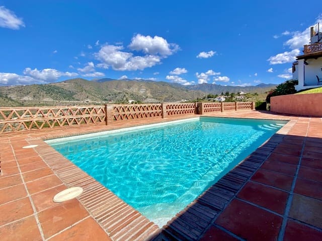 5 Zimmer Villa zu verkaufen in La Herradura, Almuñécar mit Pool Garage - 1.695.000 € (Ref: 9536633)