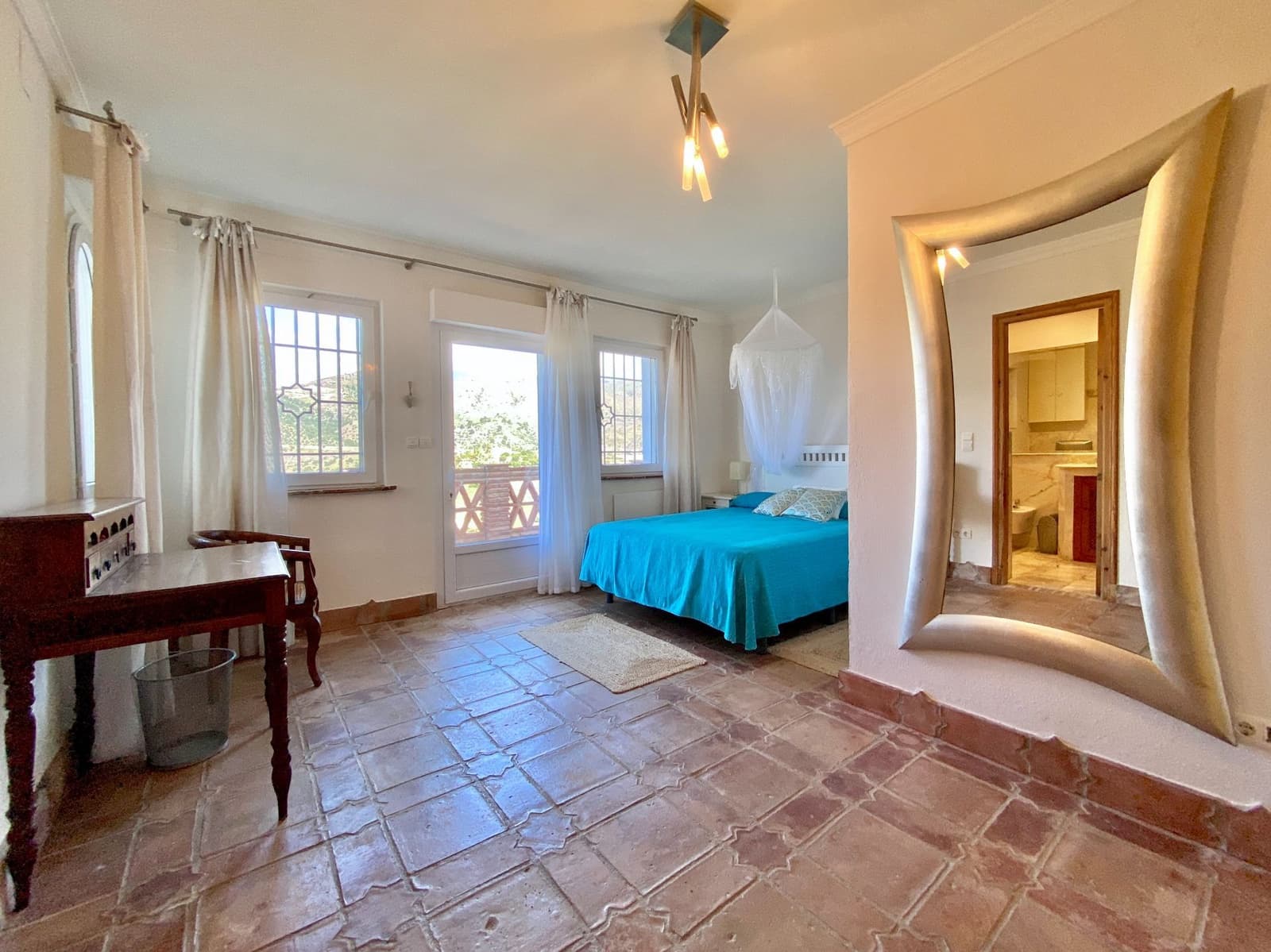 5 Zimmer Villa zu verkaufen in La Herradura mit Pool Garage - 1.695.000 € (Ref: 9536633)