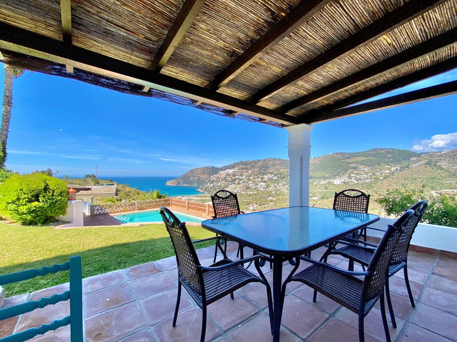 5 Zimmer Villa zu verkaufen in La Herradura mit Pool Garage - 1.695.000 € (Ref: 9536633)