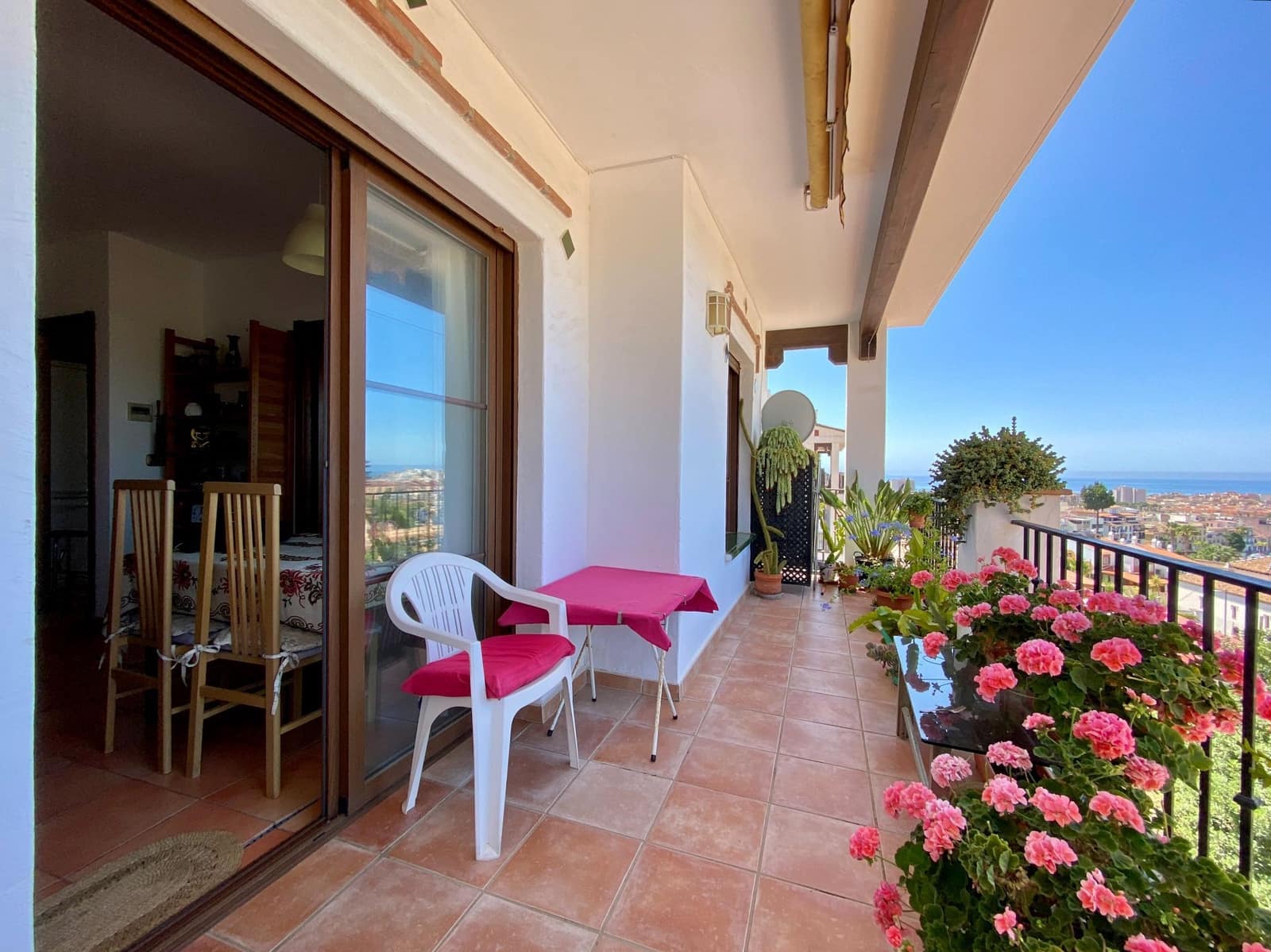 2 soverom Leilighet til salgs i Almunecar med svømmebasseng garasje - € 280 000 (Ref: 9554523)