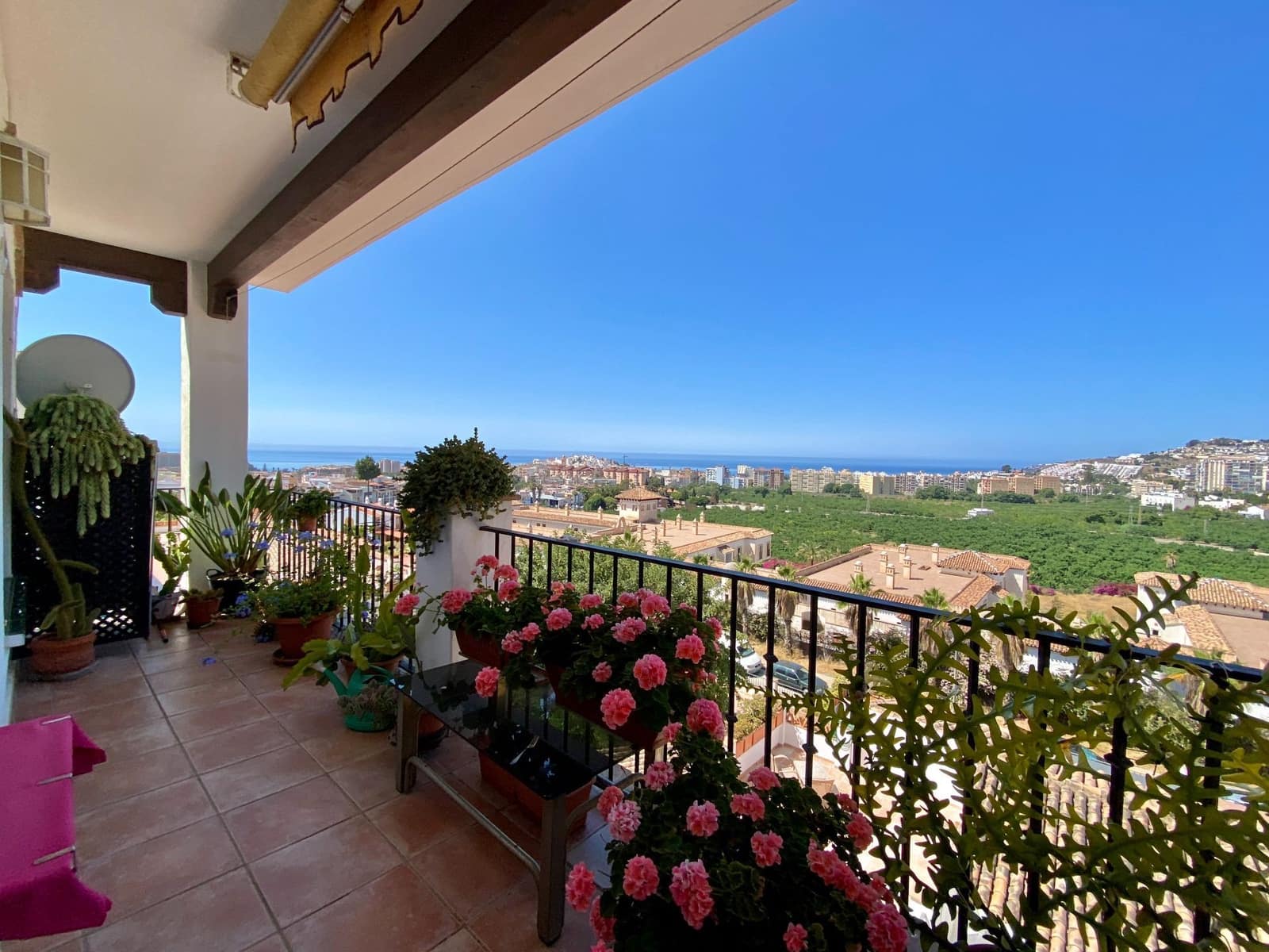 2 soverom Leilighet til salgs i Almunecar med svømmebasseng garasje - € 280 000 (Ref: 9554523)