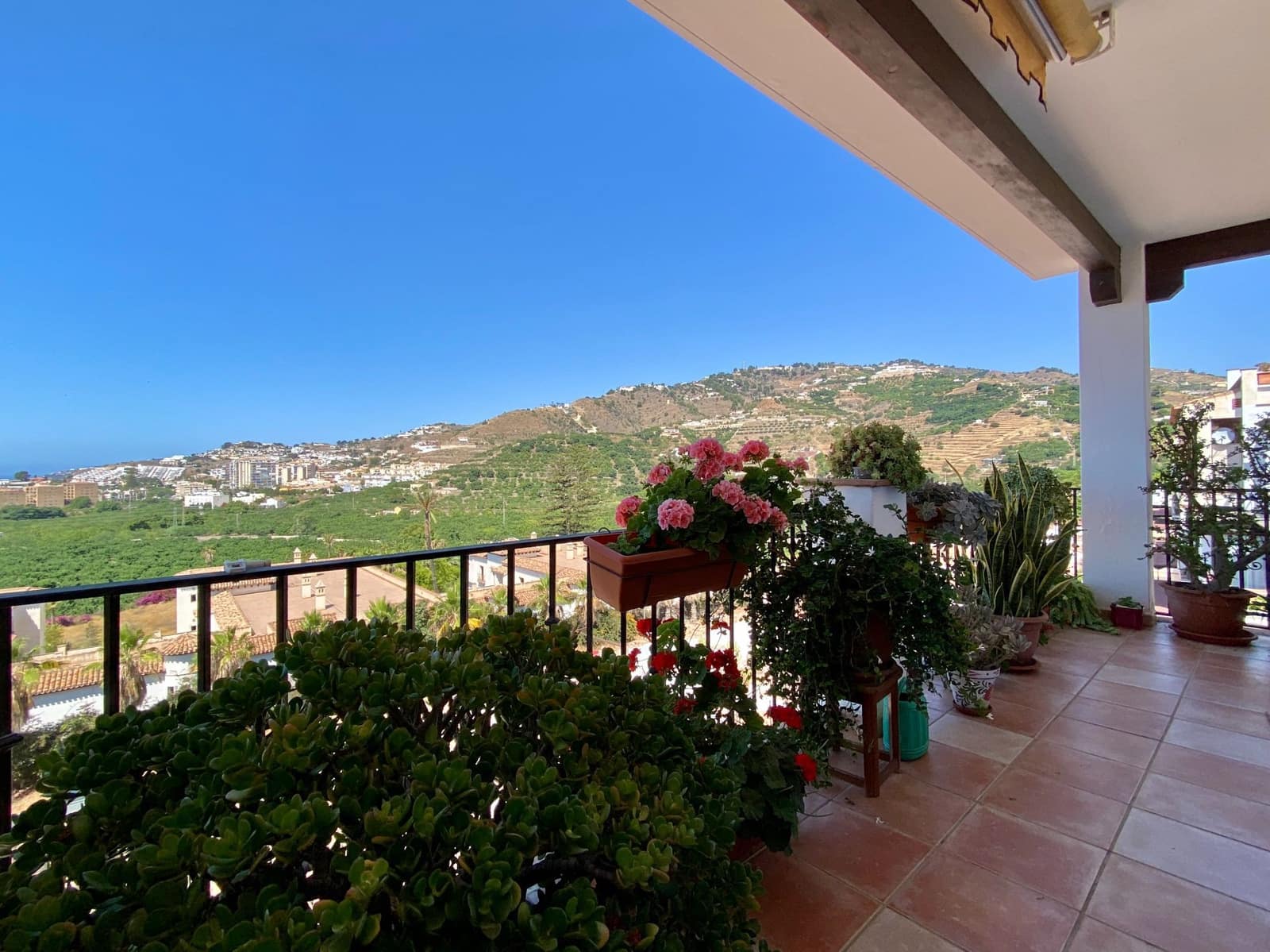 2 soverom Leilighet til salgs i Almunecar med svømmebasseng garasje - € 280 000 (Ref: 9554523)