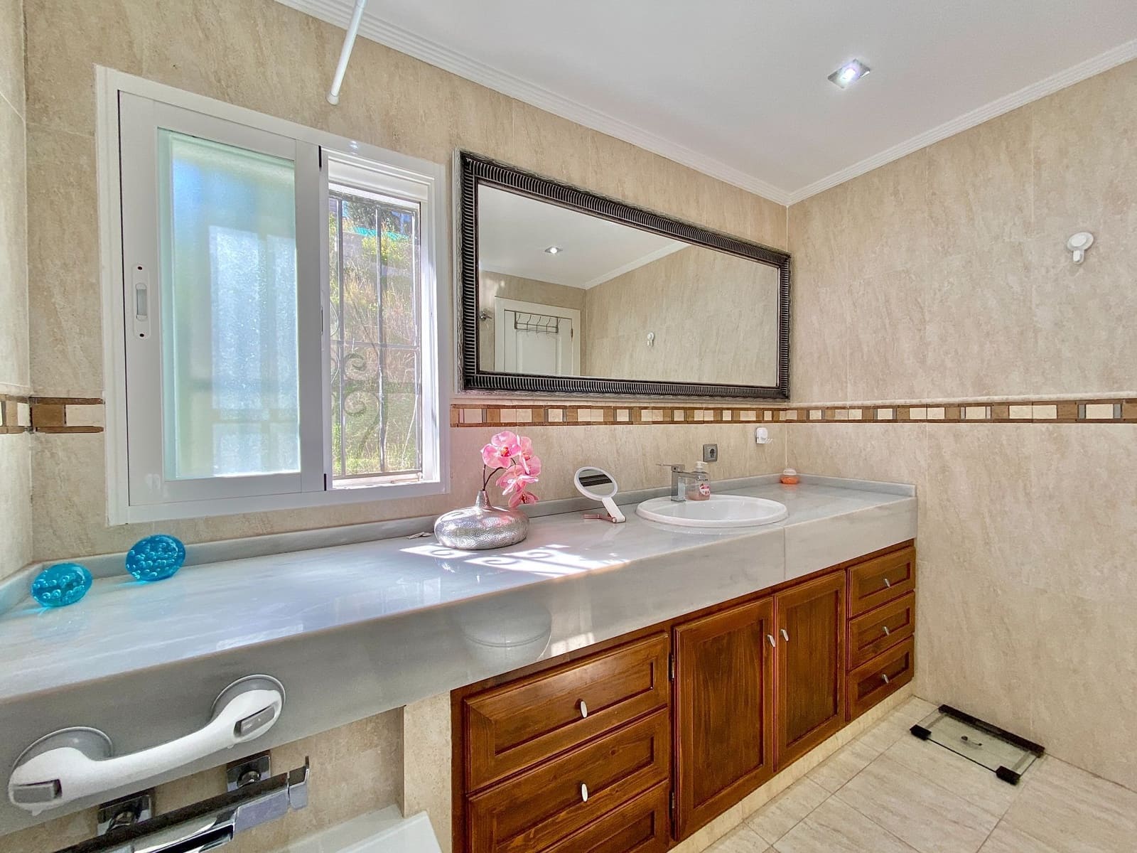 3 makuuhuone Kattohuoneisto vuokrattavana paikassa Almunecar - 1 300 € (Ref: 9620753)