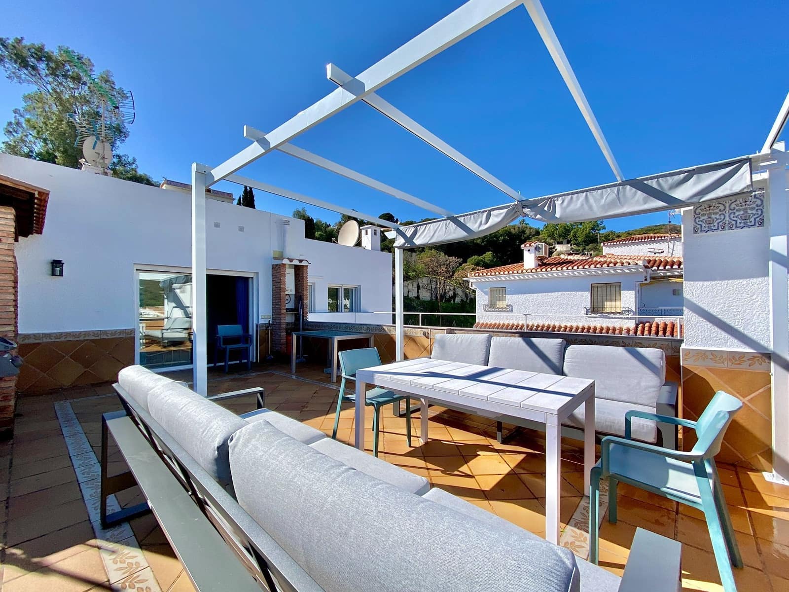 3 makuuhuone Kattohuoneisto vuokrattavana paikassa Almunecar - 1 300 € (Ref: 9620753)