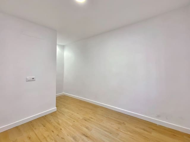 2 slaapkamer Appartement te huur in Almuñécar - € 550 (Ref: 9640037)