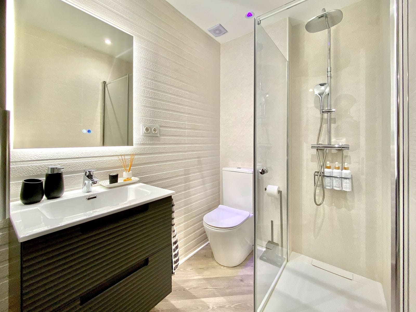 1 sypialnia Apartament na sprzedaż w Almunecar z basenem garażem - 269 000 € (Ref: 9682343)