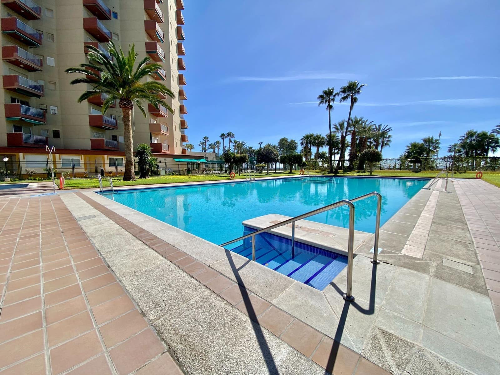 1 sypialnia Apartament na sprzedaż w Almunecar z basenem garażem - 269 000 € (Ref: 9682343)