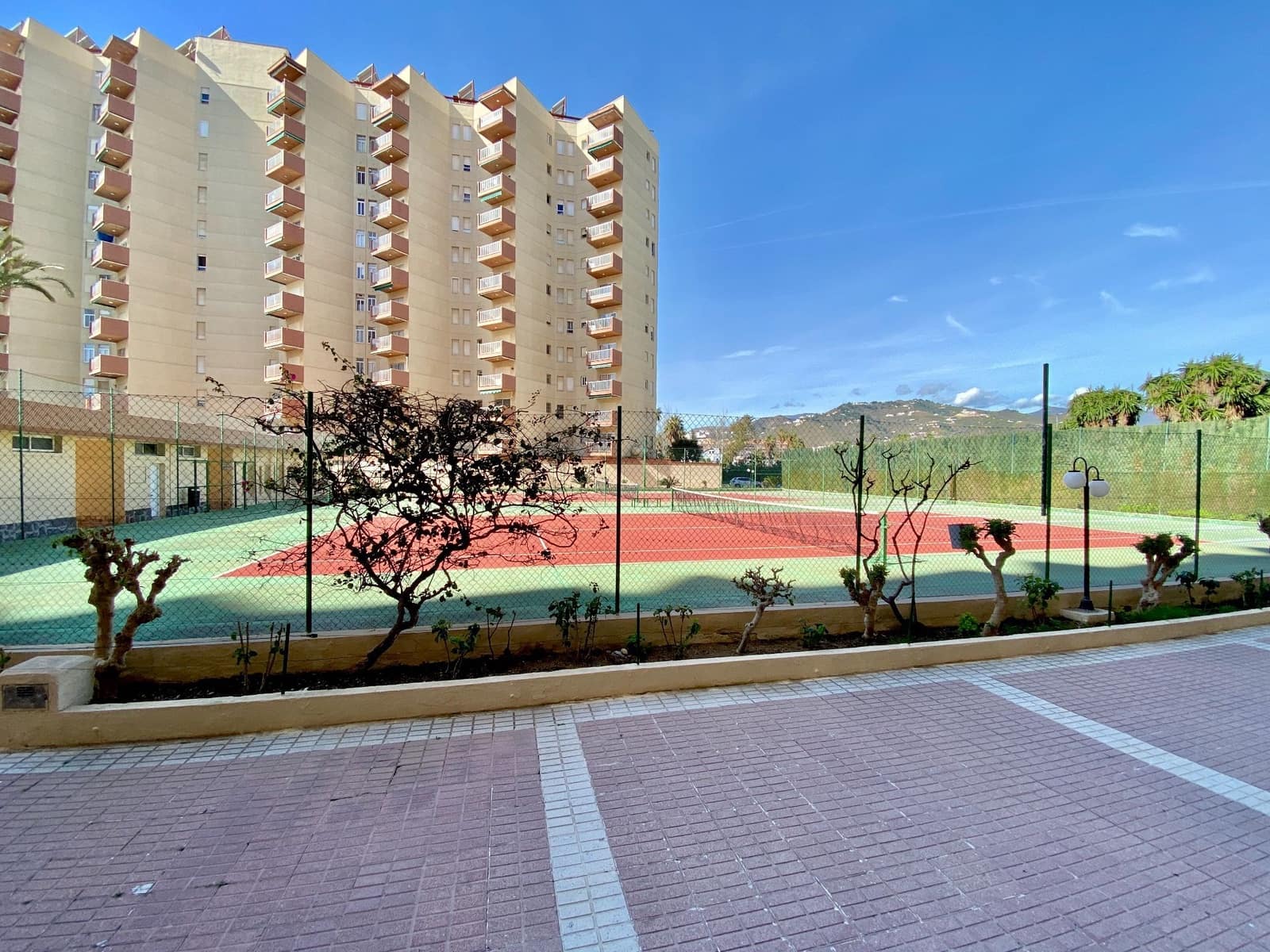 1 sypialnia Apartament na sprzedaż w Almunecar z basenem garażem - 269 000 € (Ref: 9682343)